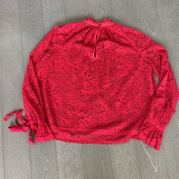 Marciano Lace mock neck long sleeve Top in Red size small - Picture 5 of 7